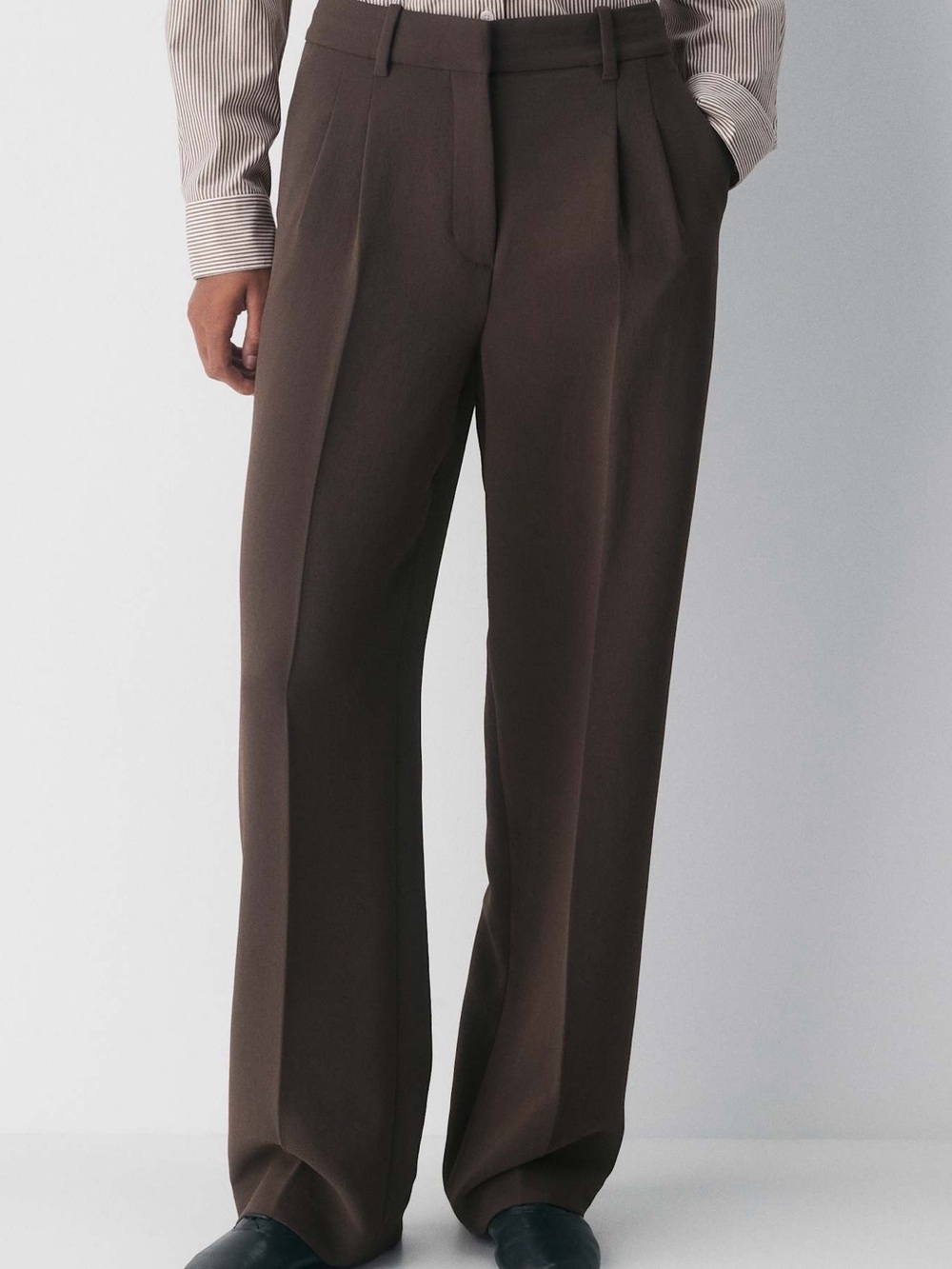 Aritzia The Effortless Pant — Rich Mocha Brown Size 10